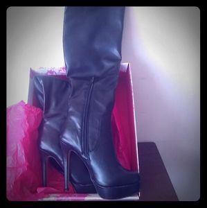 First we have..thigh high boot by Chinese Laundry,